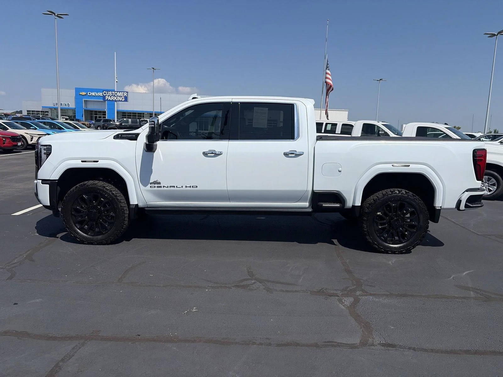 Used 2026 Glacier White Tricoat GMC Denali Ultimate image 13