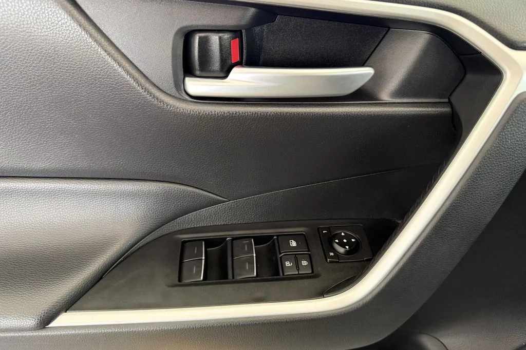 Used 2025 Silver Toyota XLE image 15