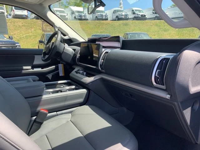 New 2026 Silver Ford MAX Active image 19