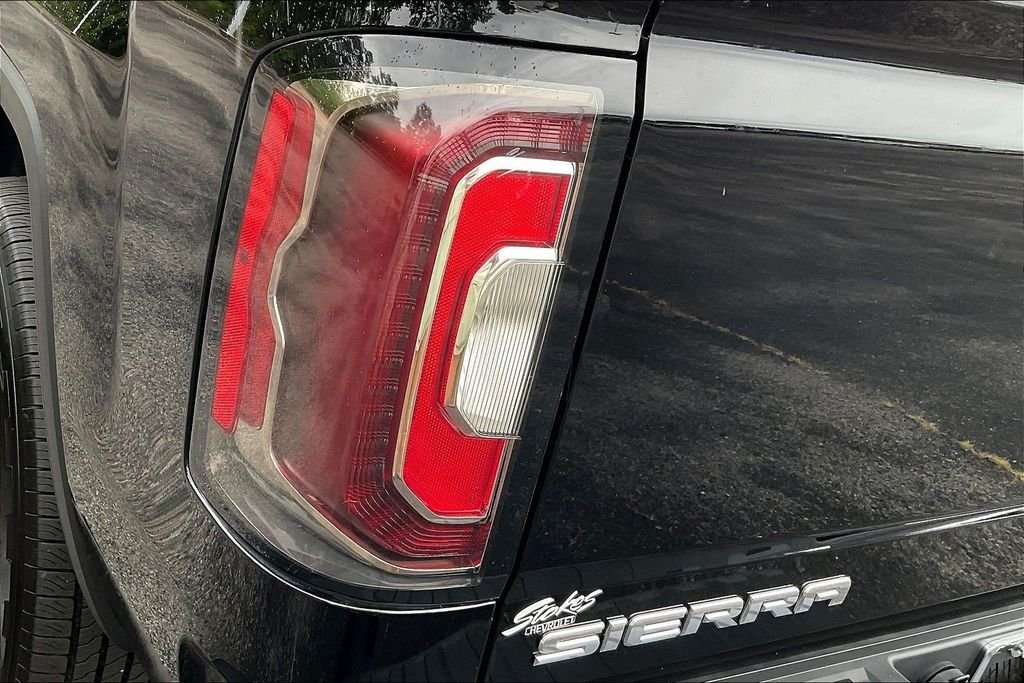 Used 2018 Black GMC SLT image 25