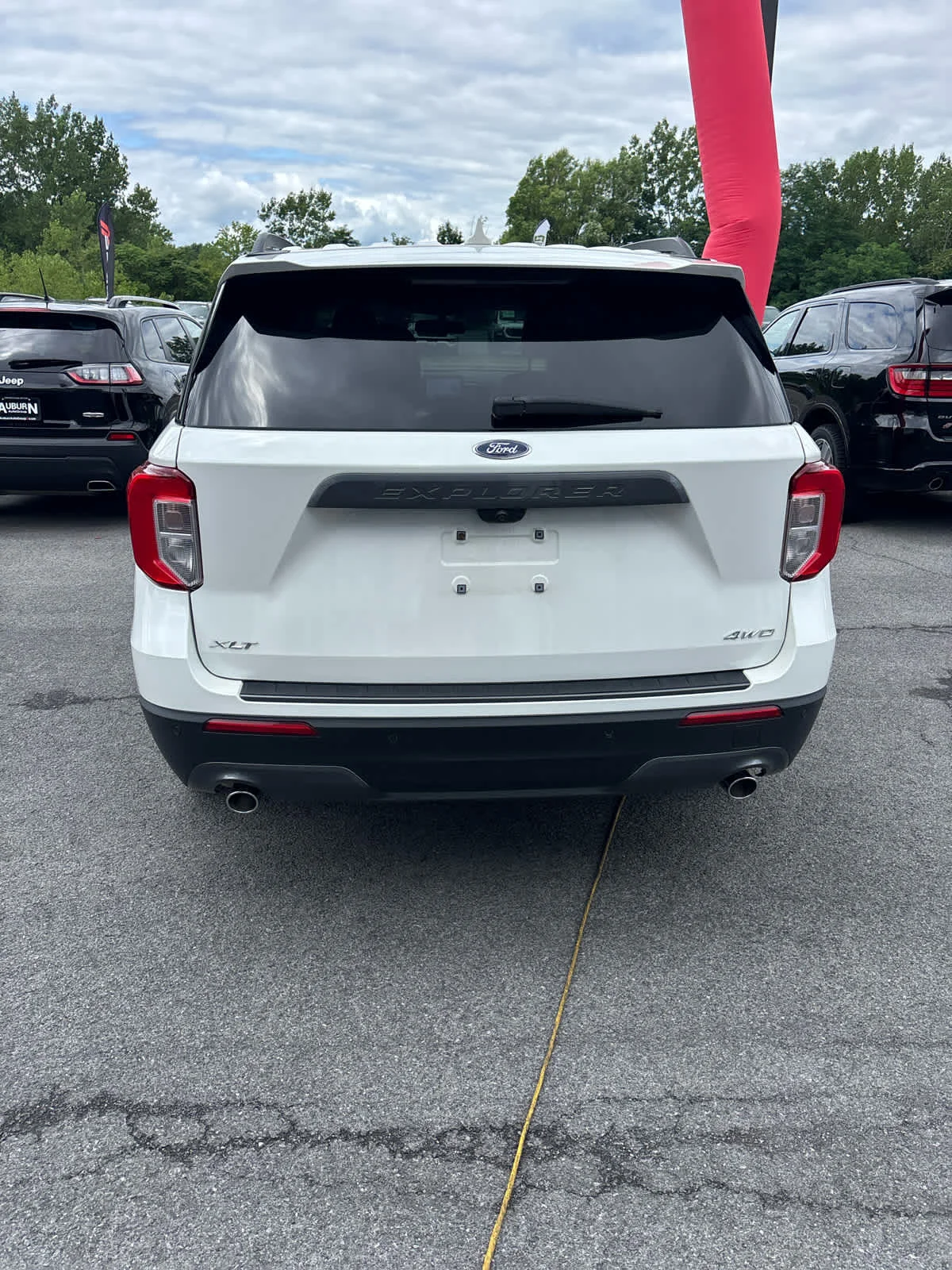 Used 2023 Star White Metallic Tri-Coat Ford XLT image 3