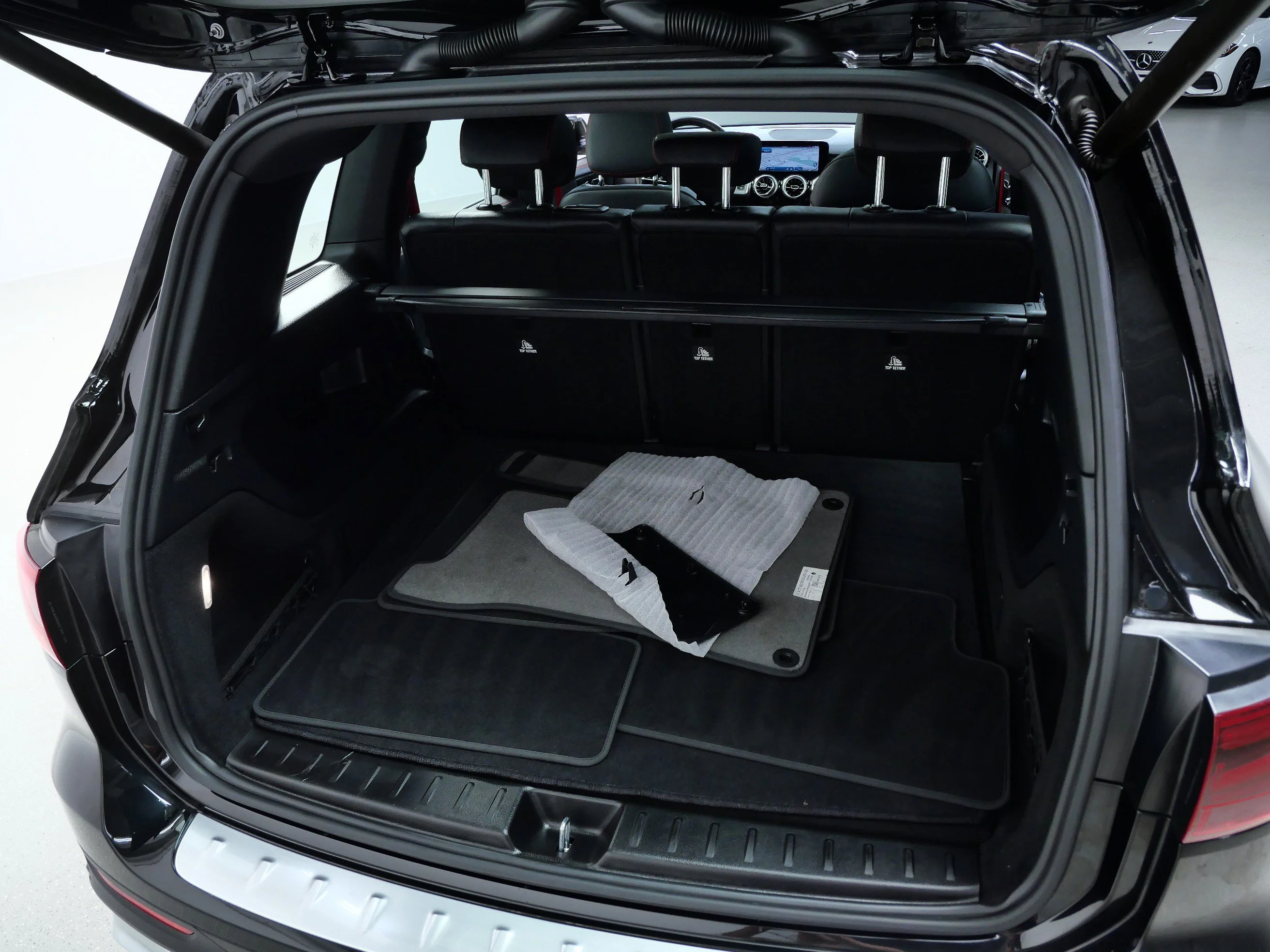 Used 2024 Cosmos Black Metallic Mercedes-Benz AMG® GLB 35 4MATIC SUV image 7