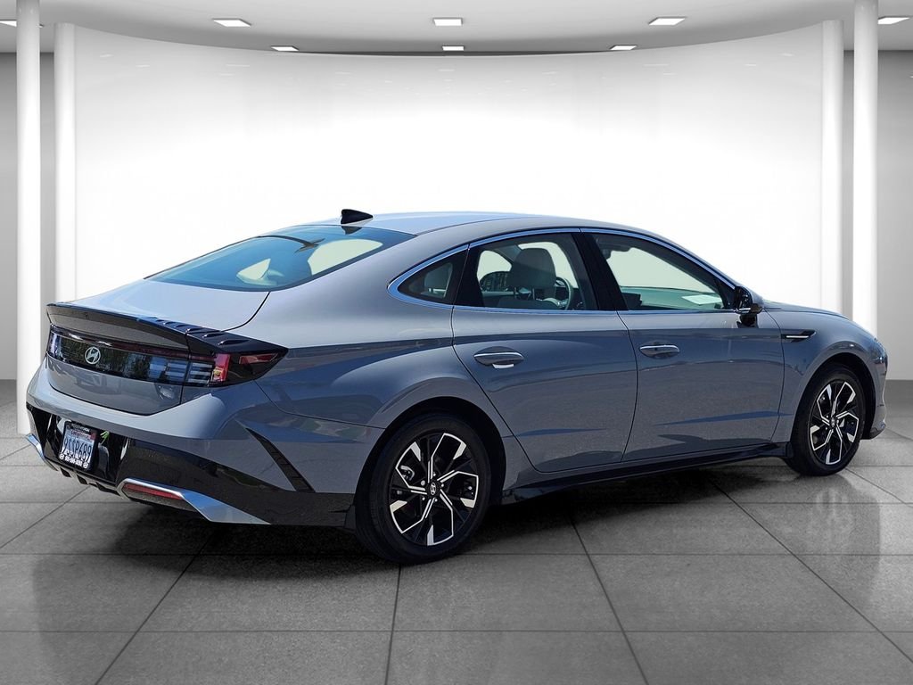 2025 Hyundai Sonata SEL - Photo 6