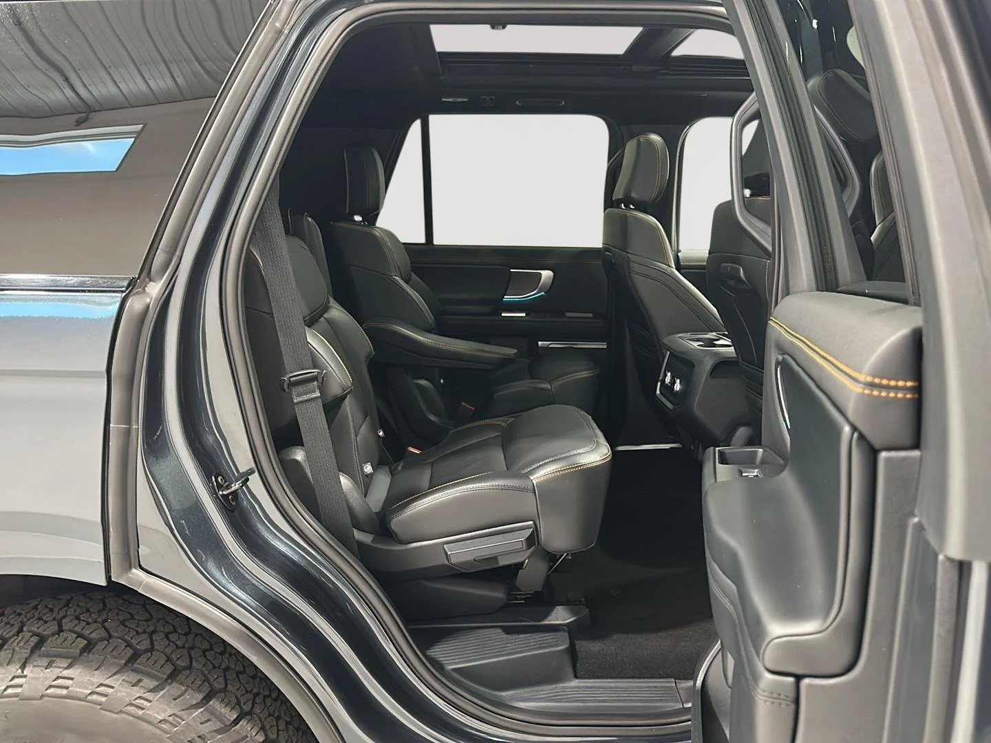 Used 2025 Stone Blue Metallic Ford Tremor image 26