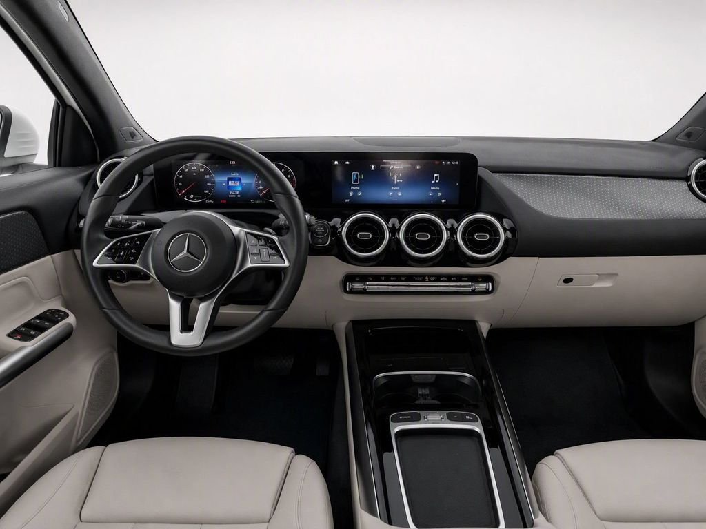 Used 2025  Mercedes-Benz GLA 250 image 35