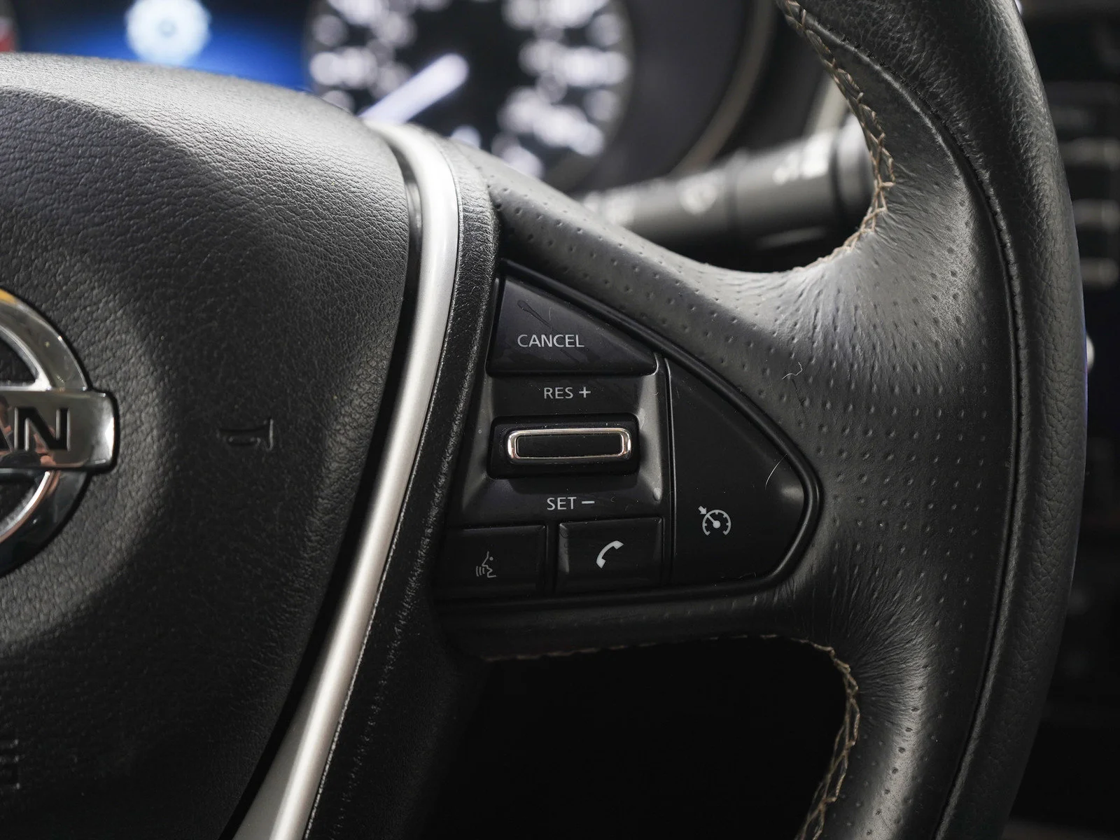 Used 2017 Super Black Nissan 3.5 SV image 26