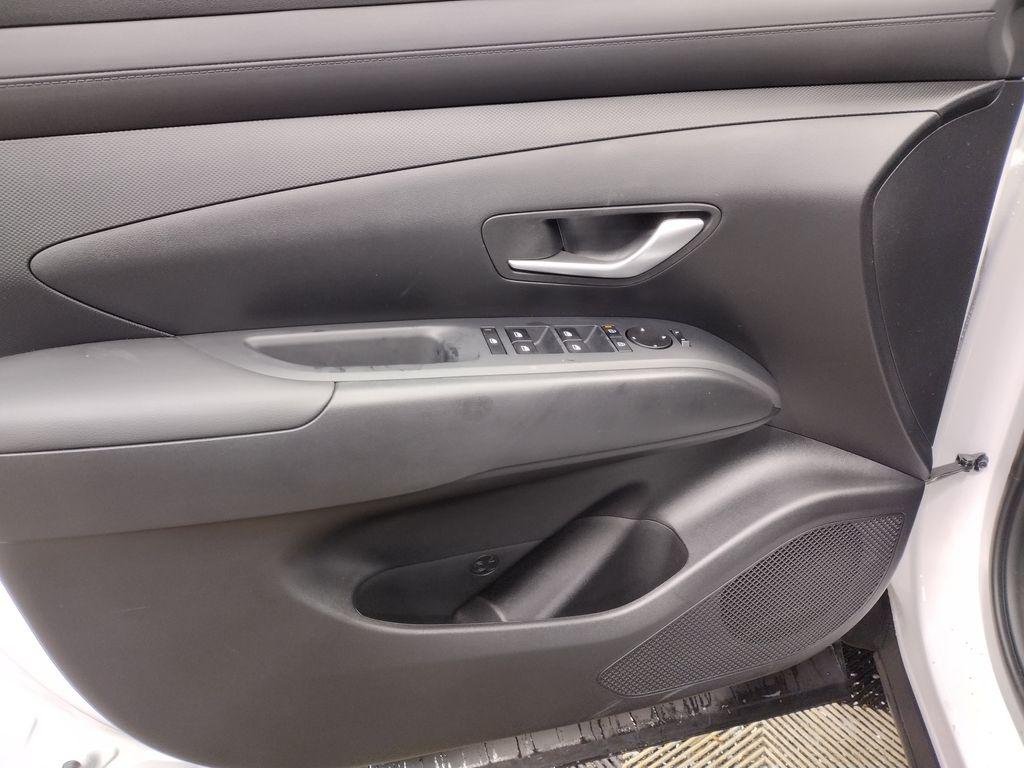 New 2026 White Hyundai SE image 17