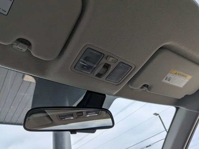 Used 2025 White Hyundai SEL image 19