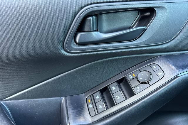 Used 2024 Silver Nissan S image 12