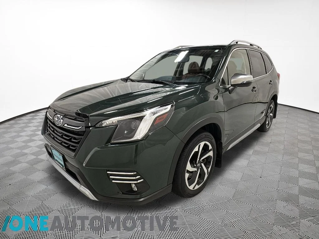 2023 Subaru Forester Touring's photo