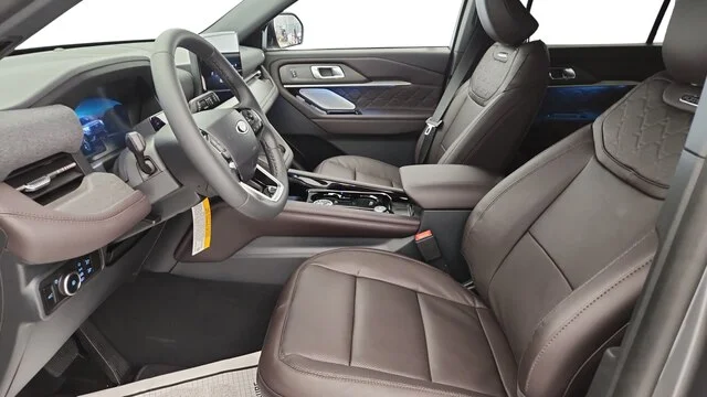 New 2026 Carbonized Gray Metallic Ford Platinum™ image 37