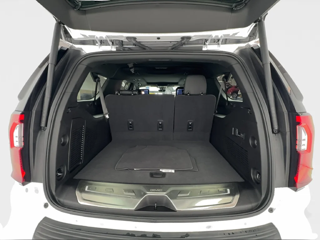 Used 2026 White GMC Elevation image 17