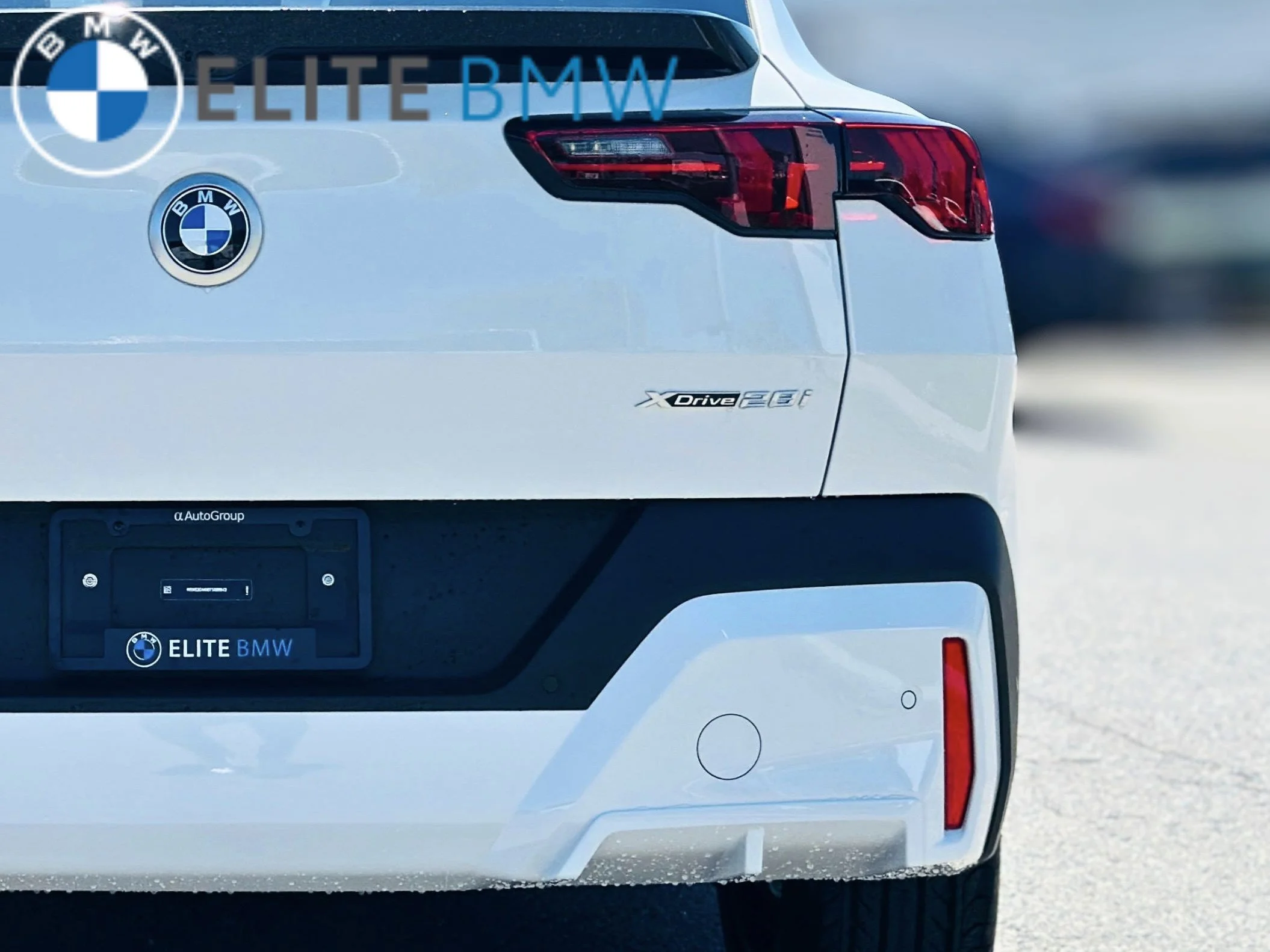 Used 2026 Mineral White Metallic BMW xDrive28i image 40