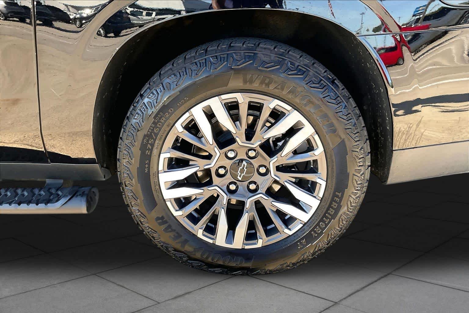 Used 2025 Black Chevrolet Z71 image 10