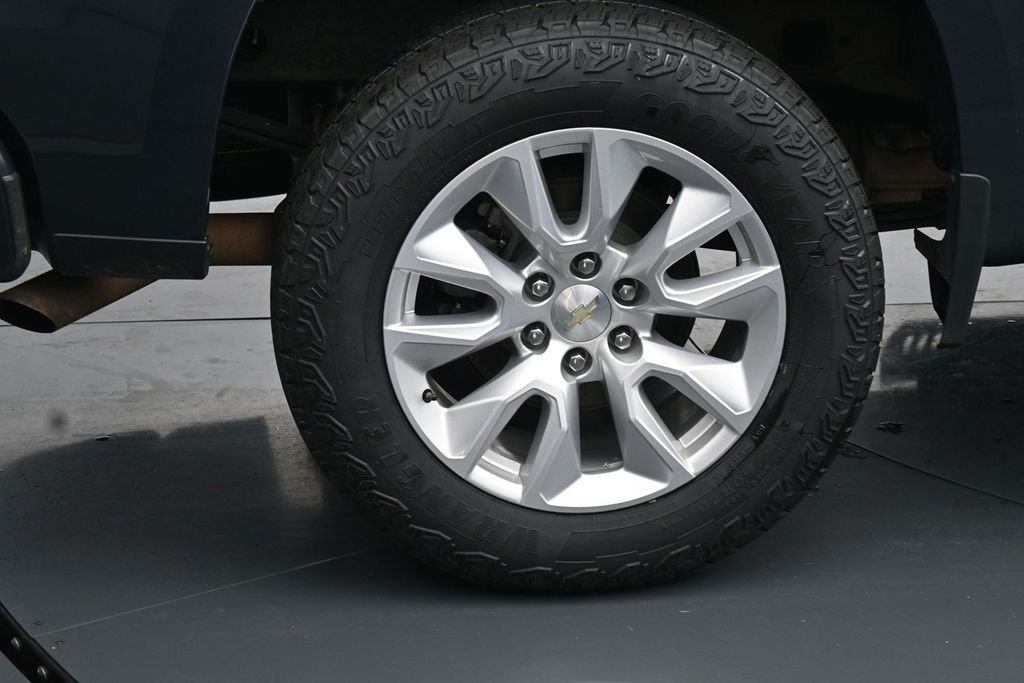 Used 2021 Gray Chevrolet Custom image 10