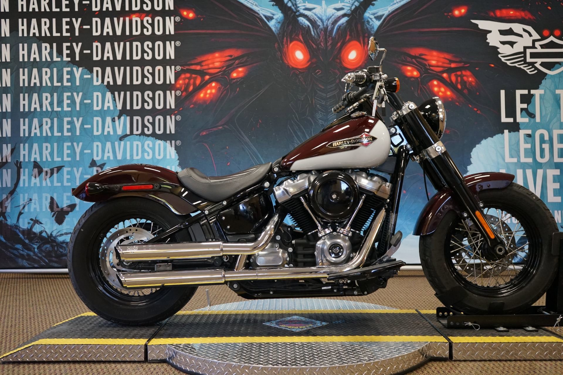 Used 2021 Midnight Crimson / Stone Washed White Pearl Harley-Davidson  image 1