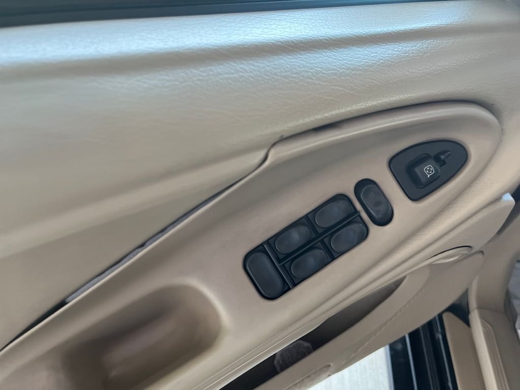 Used 2000 Black Ford GT image 10