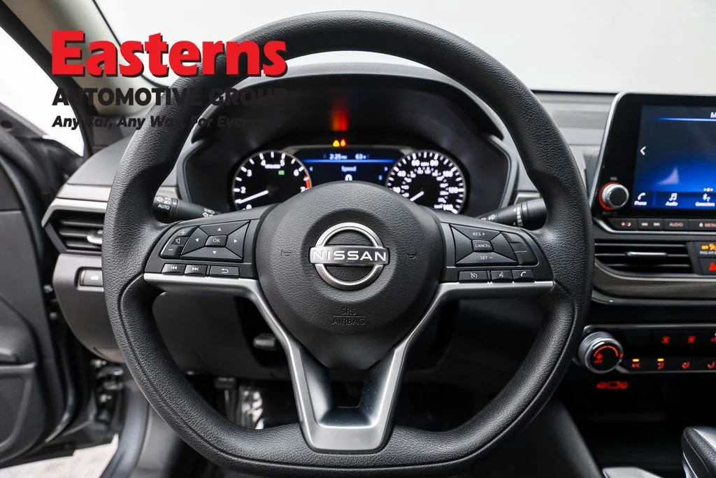 Used 2024 Gray Nissan 2.5 SV image 10