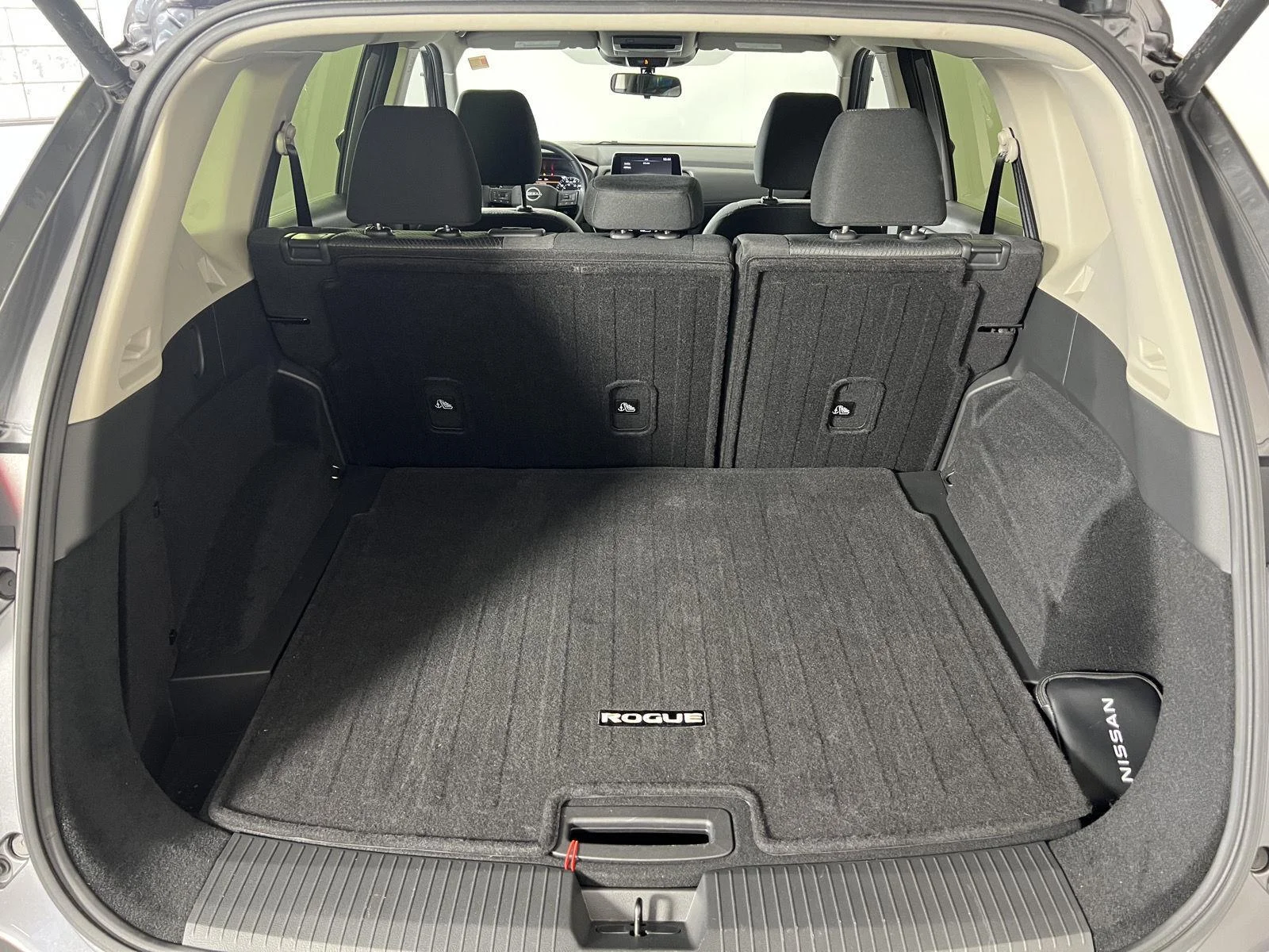 Used 2025 Gy Nissan SV image 18