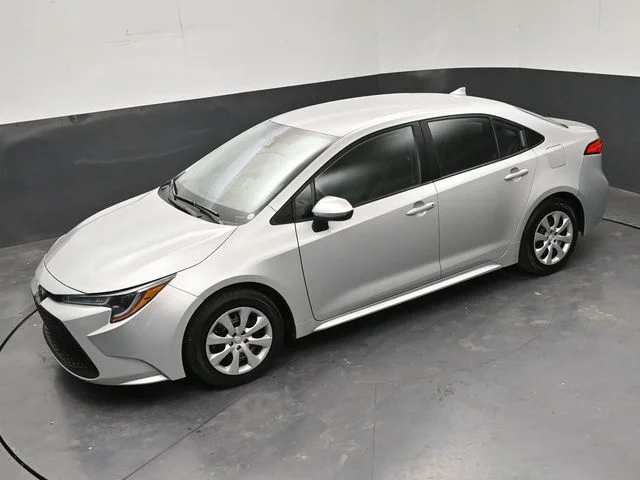 Used 2022 Silver Toyota LE image 28