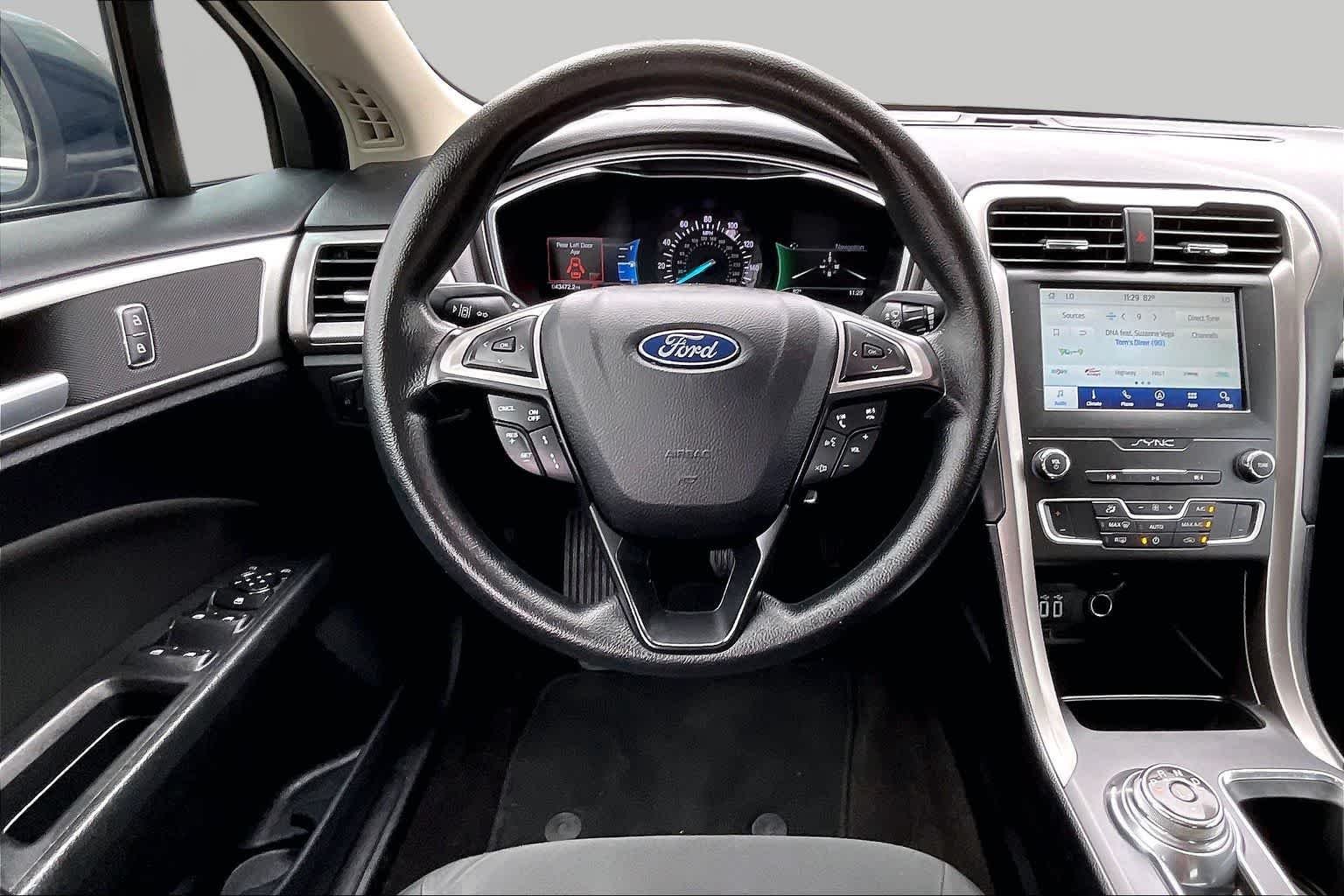Used 2020 Alto Blue Metallic Tinted Clearcoat Ford SE image 6