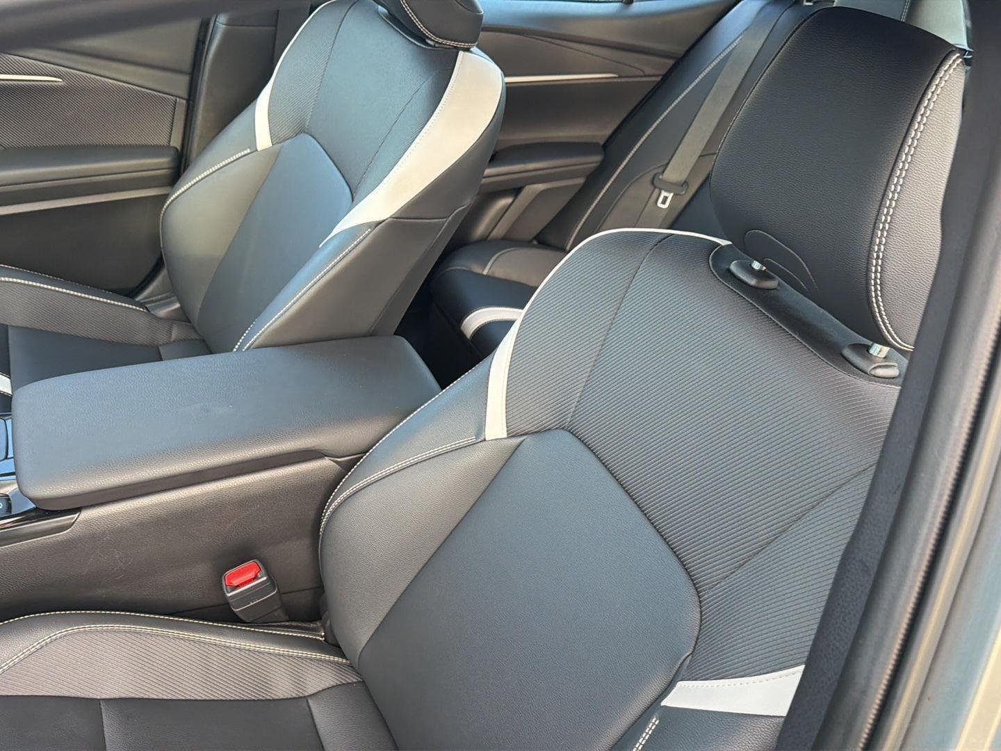 Used 2025 Heavy Metal Toyota SE image 28