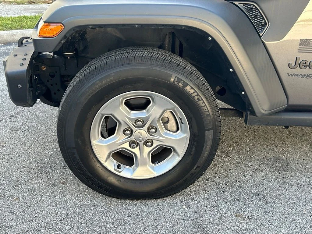 Used 2021 Gray Jeep Unlimited Sport image 24