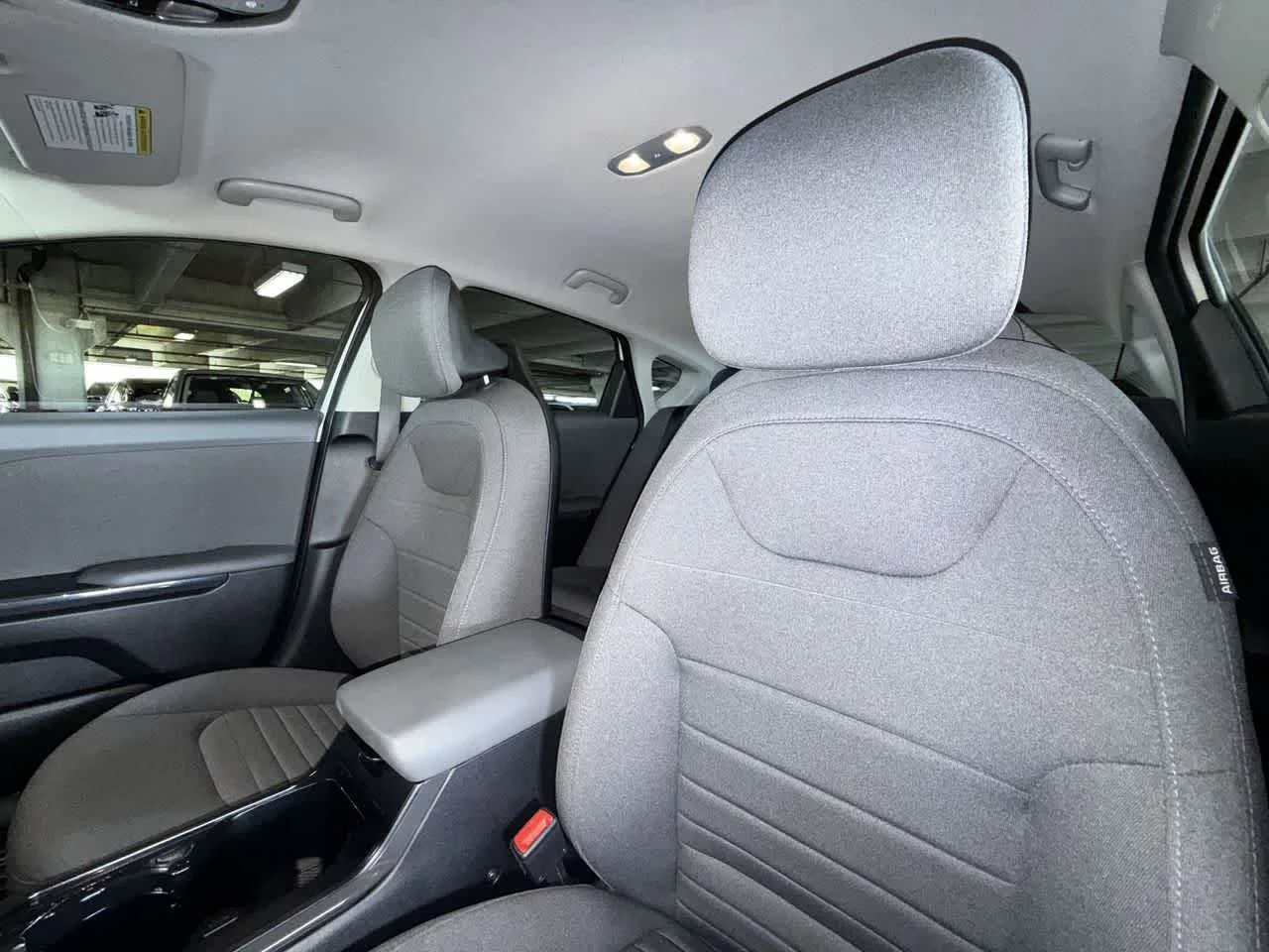 2025 Kia K4 EX - Photo 14