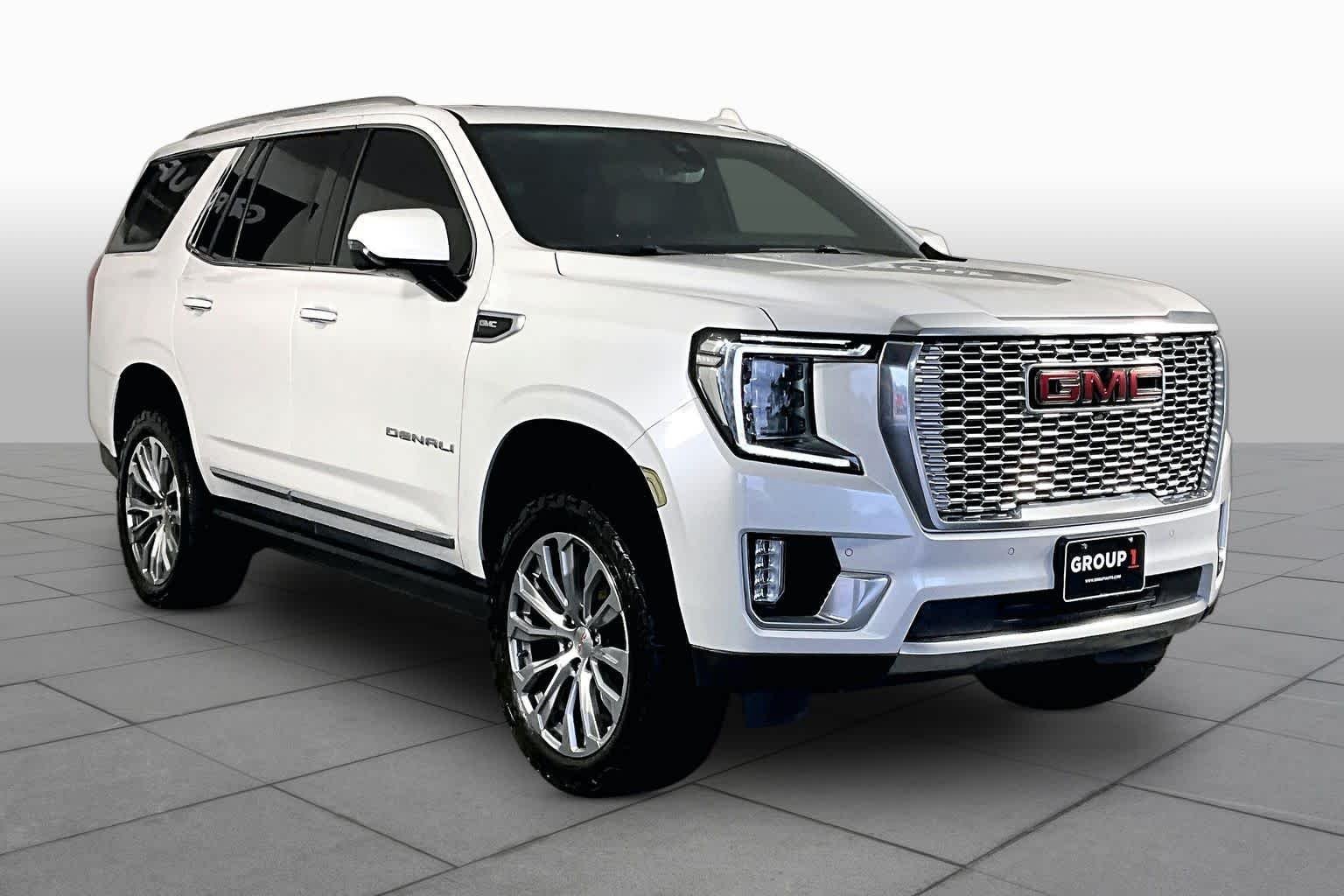 Used 2021 WHITE FROST TRICOAT GMC Denali image 3