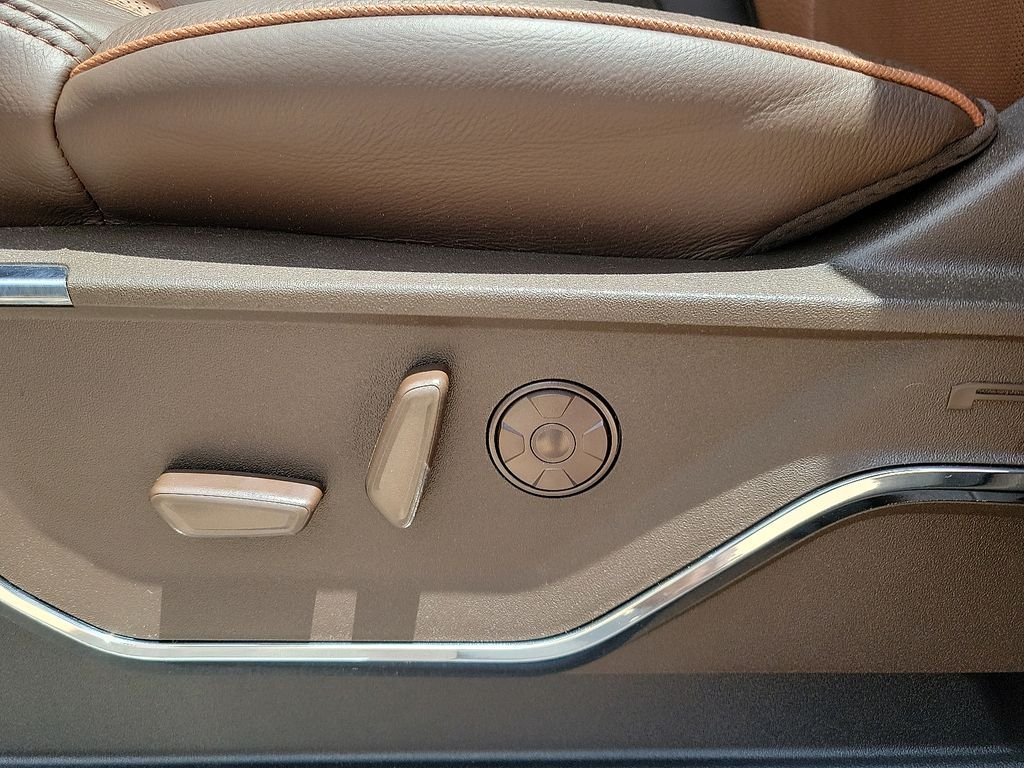 New 2026 Star White Metallic Tri-Coat Ford F-250® King Ranch® image 20