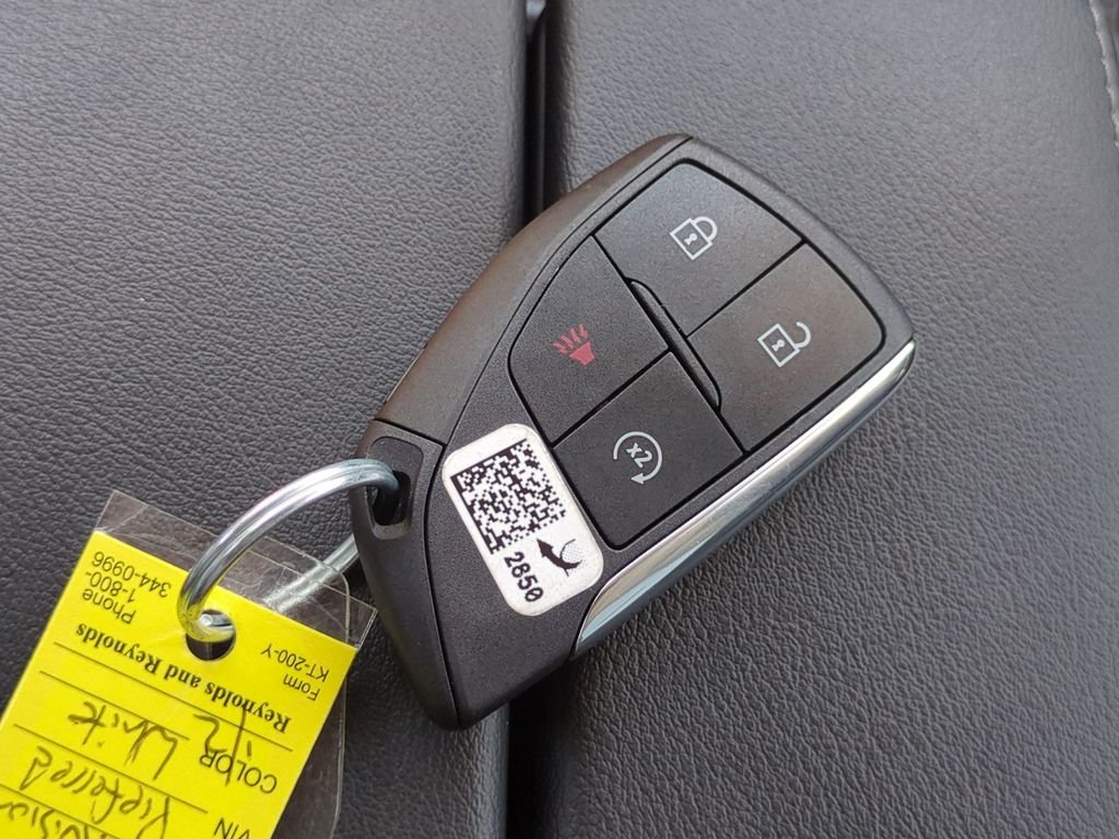Used 2025 White Buick Preferred image 9