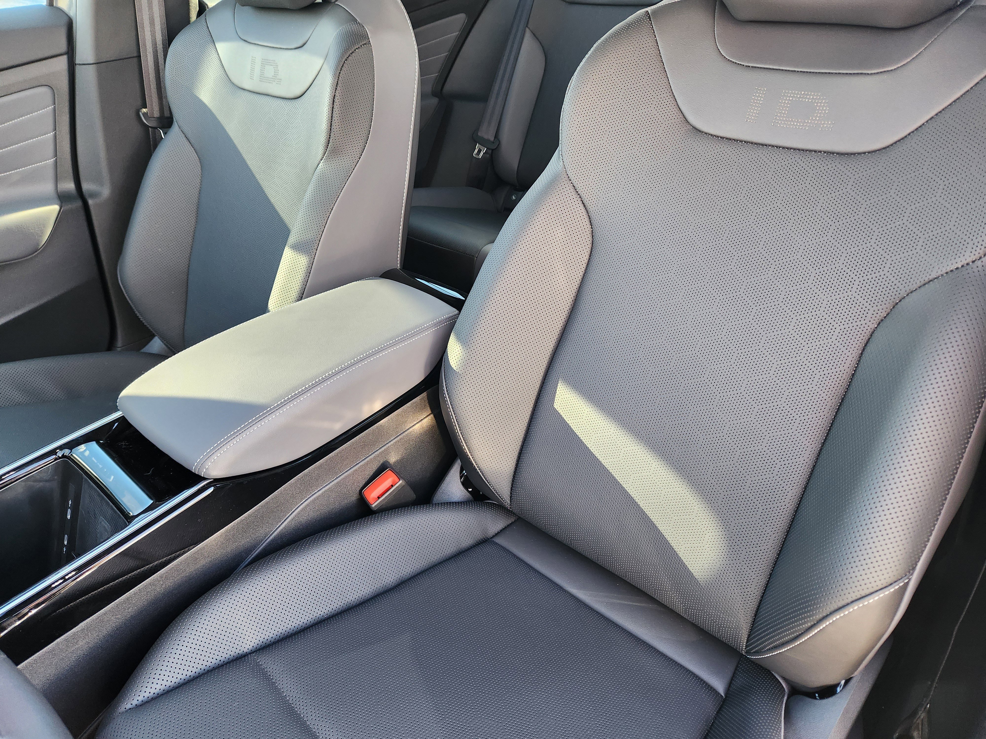 2026 Volkswagen ID.4 PRO S - Photo 8