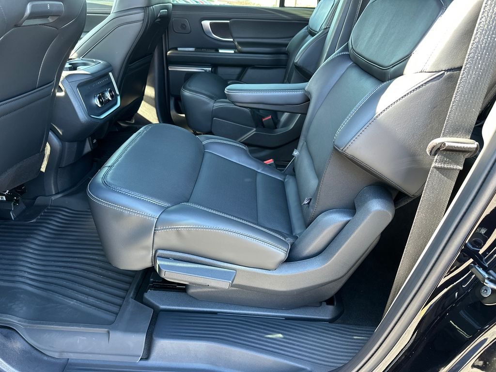 New 2025 Black Ford Platinum image 21
