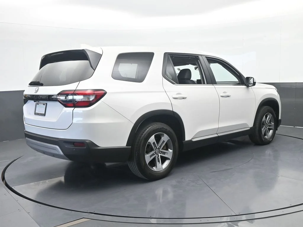 Used 2025 White Honda EX-L image 6