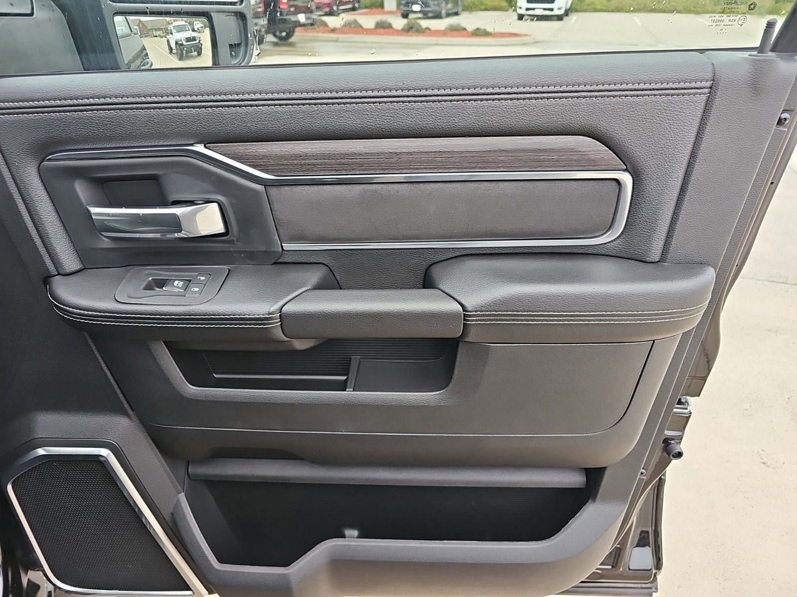New 2026 Diamond Black Crystal Pearlcoat Ram Laramie image 13