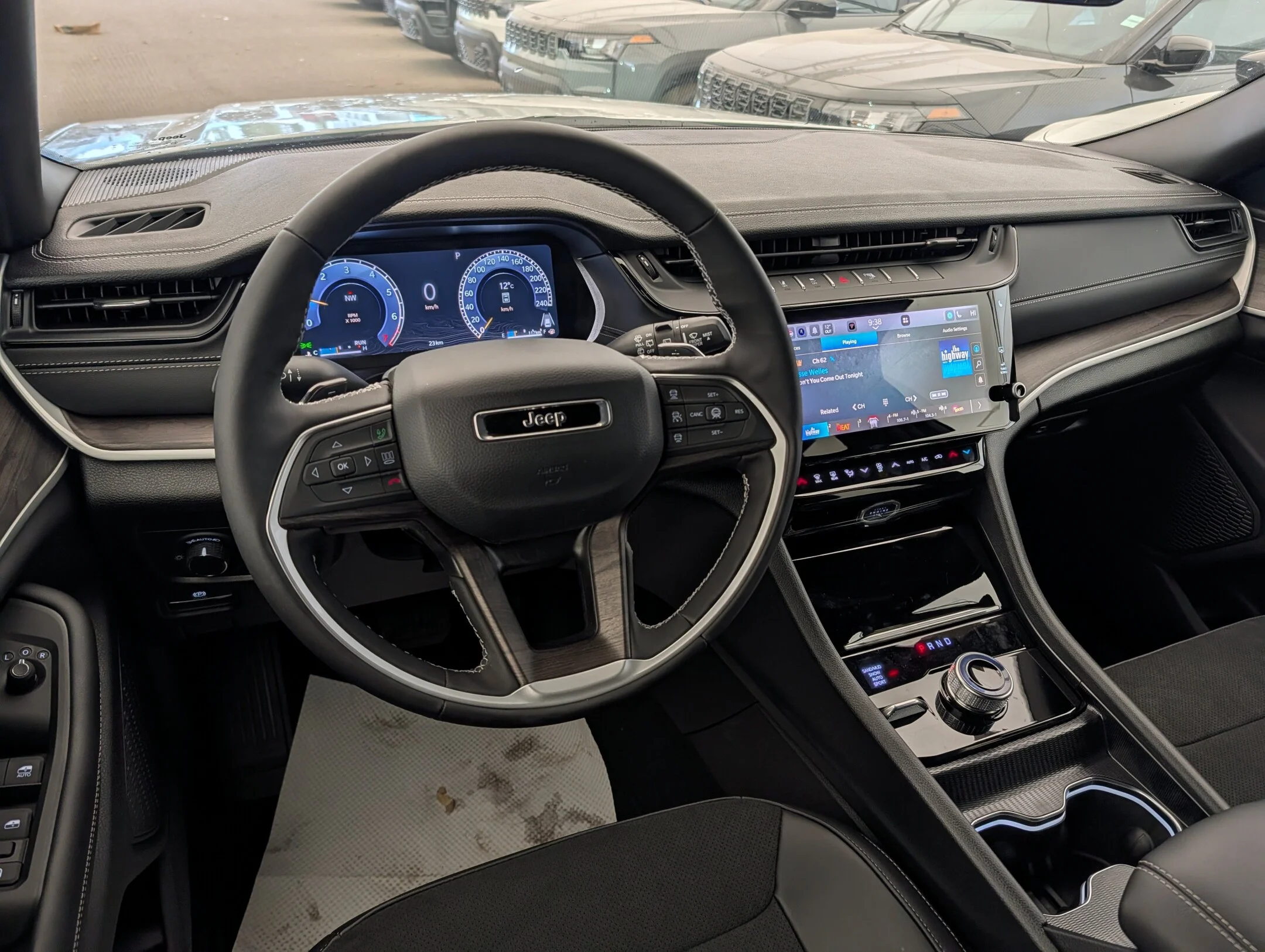 New 2026 White Jeep Altitude - - 4x4 - 20 Gloss Black Wheels - Remote Start - Capri Leatherette & More! image 25