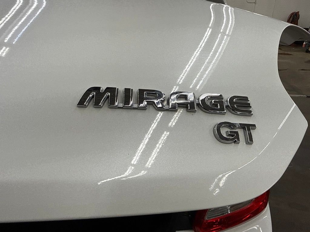 Used 2019 White Mitsubishi LE image 16