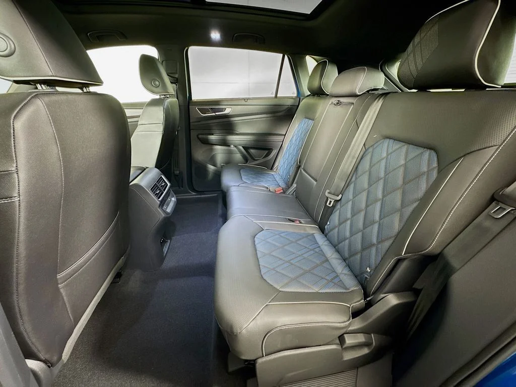 2025 Volkswagen Atlas Cross Sport SEL Premium R-LINE - Photo 14