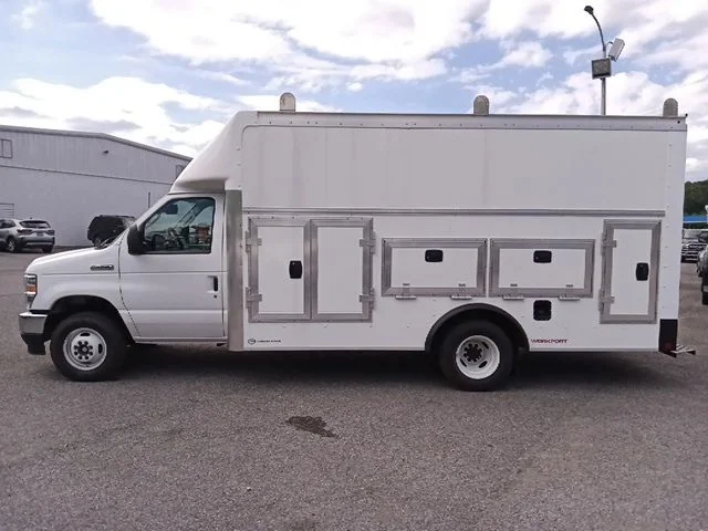 New 2026 Oxford White Ford E-450 DRW image 6