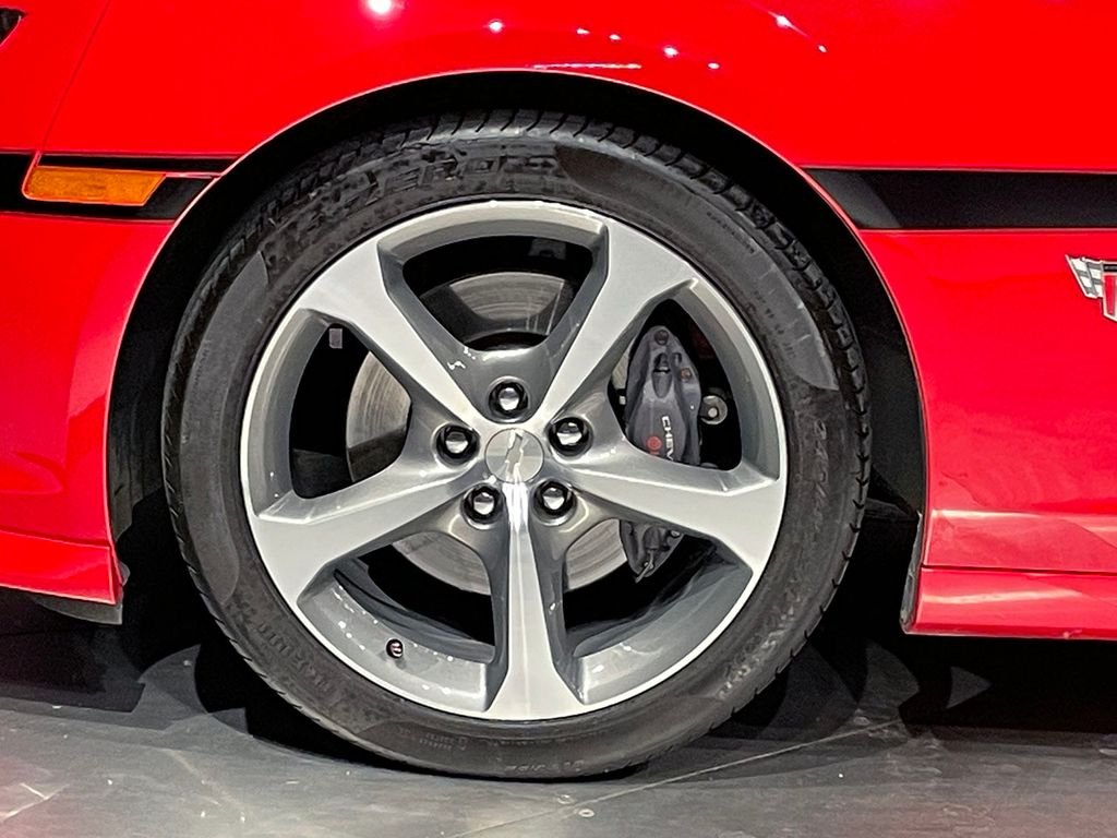Used 2015 Red Chevrolet SS image 33