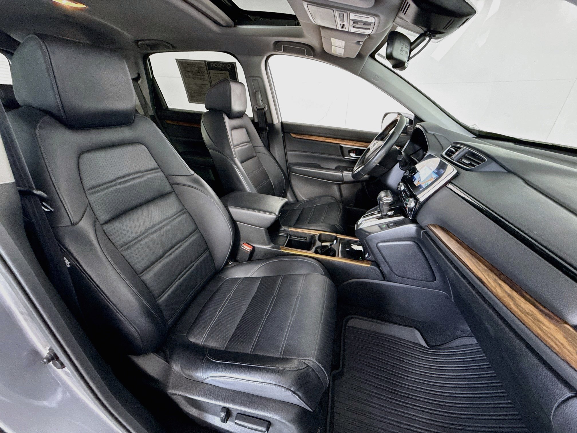 Used 2020 Lunar Silver Metallic Honda Touring image 29