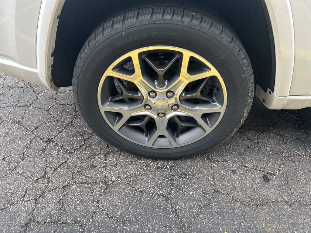 Used 2019 White Jeep Overland image 36