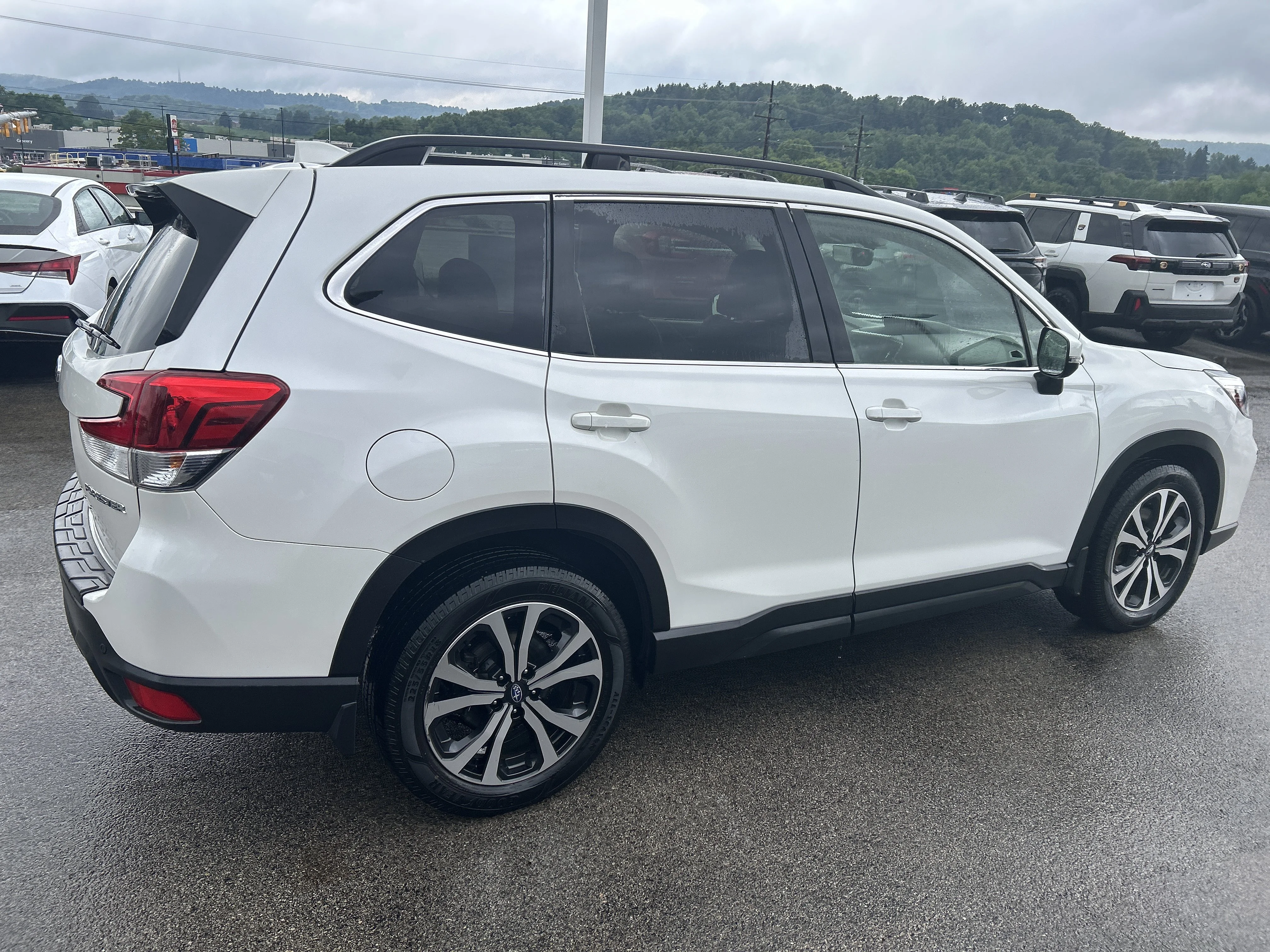 Used 2019 Crystal White Pearl Subaru Limited image 4
