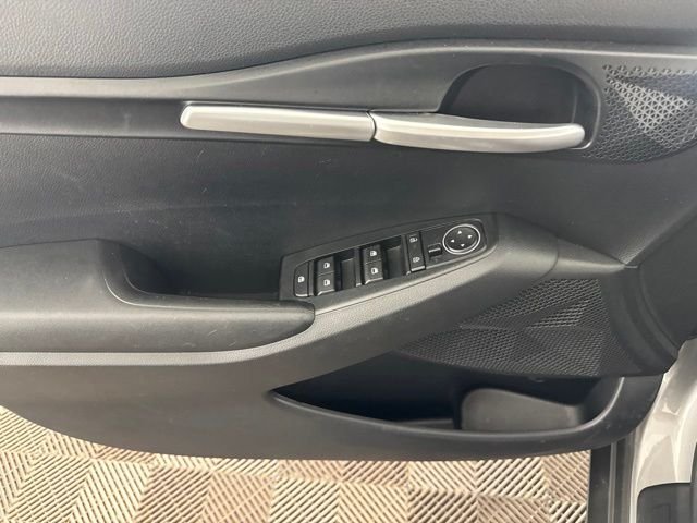 Used 2026  Kia LX image 20