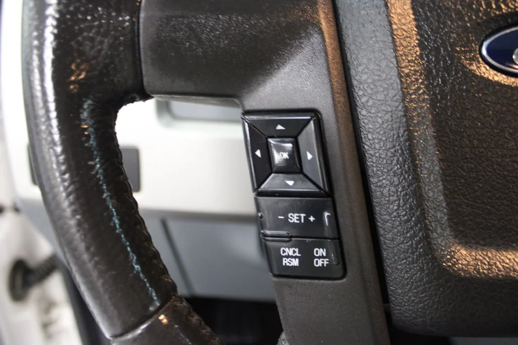 Used 2014 White Platinum Tri-Coat Metallic Ford Lariat image 21