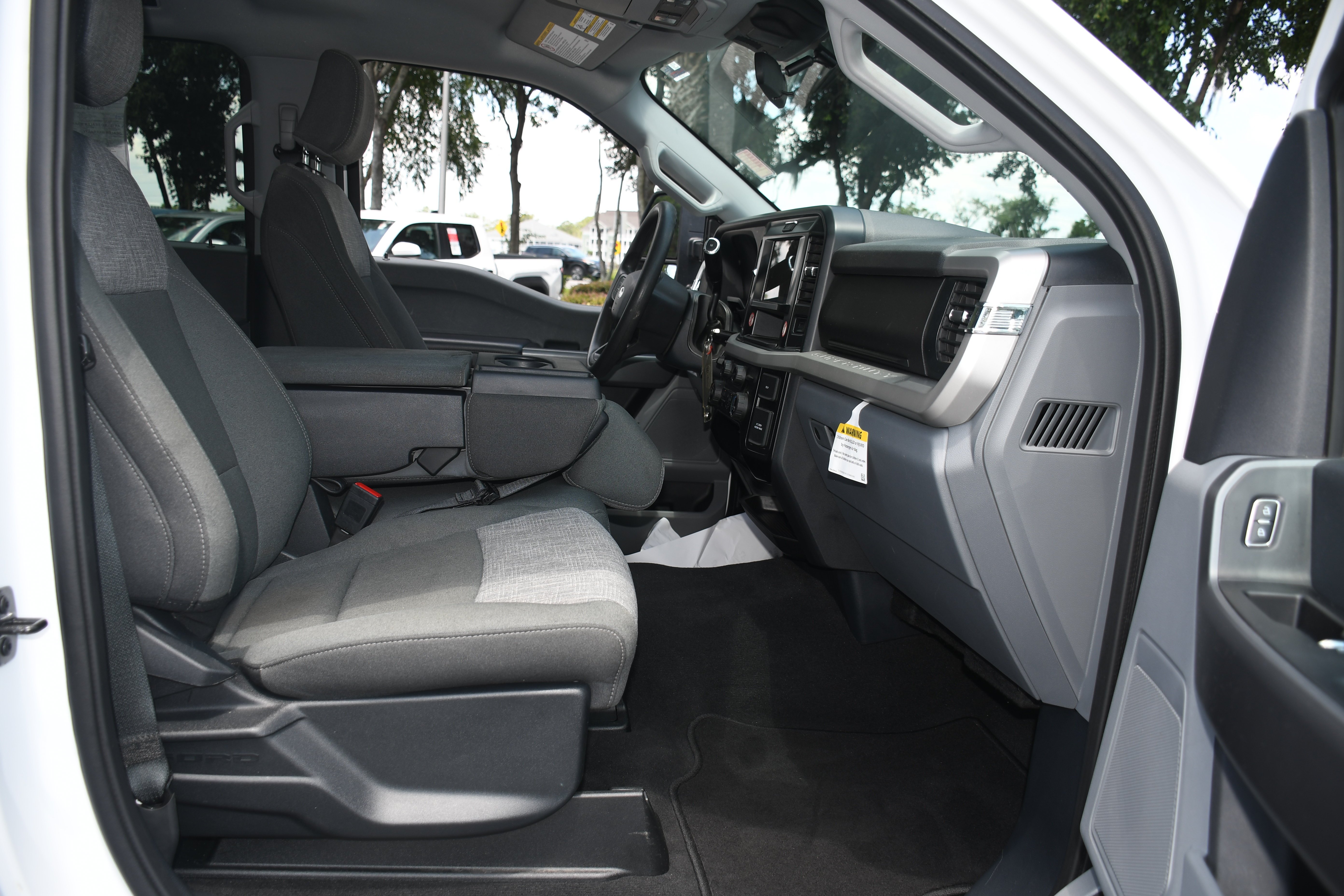 Used 2025 White Ford XLT image 19
