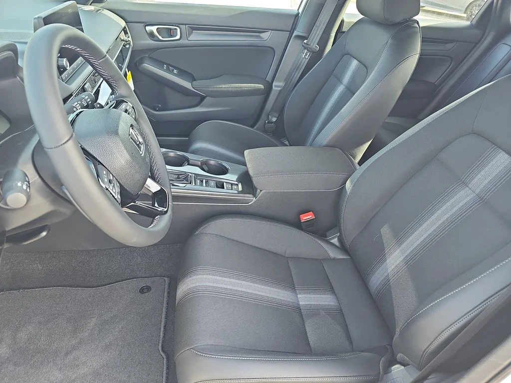 2026 Honda Civic Hatchback Sport - Photo 17