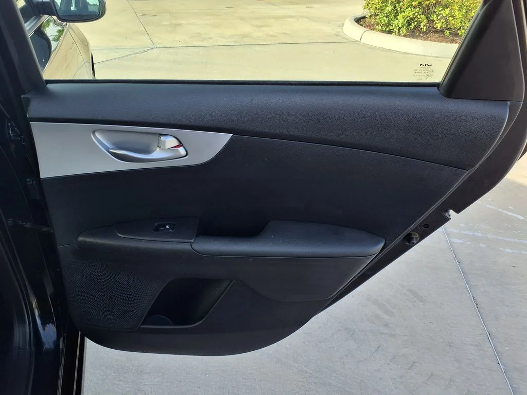 Used 2024 Black Kia LXS image 28