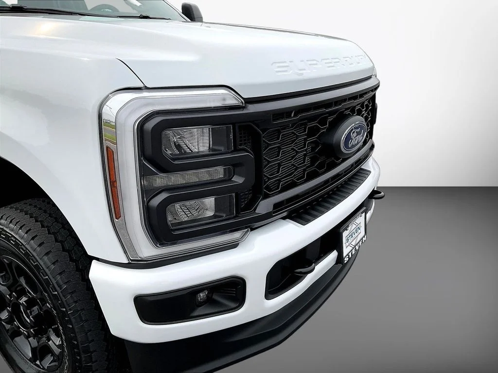 New 2026 Oxford White Ford F-250® XL image 31