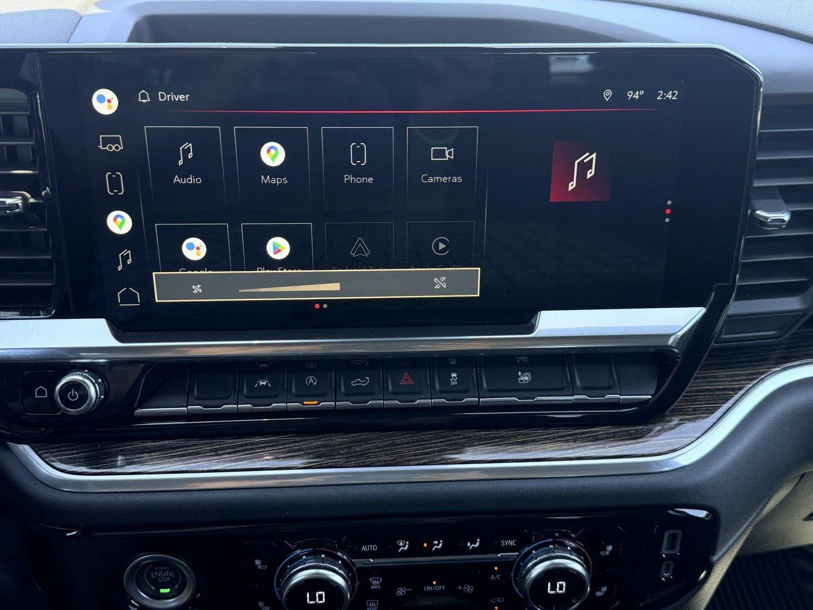 Used 2022 Summit White GMC SLE image 18